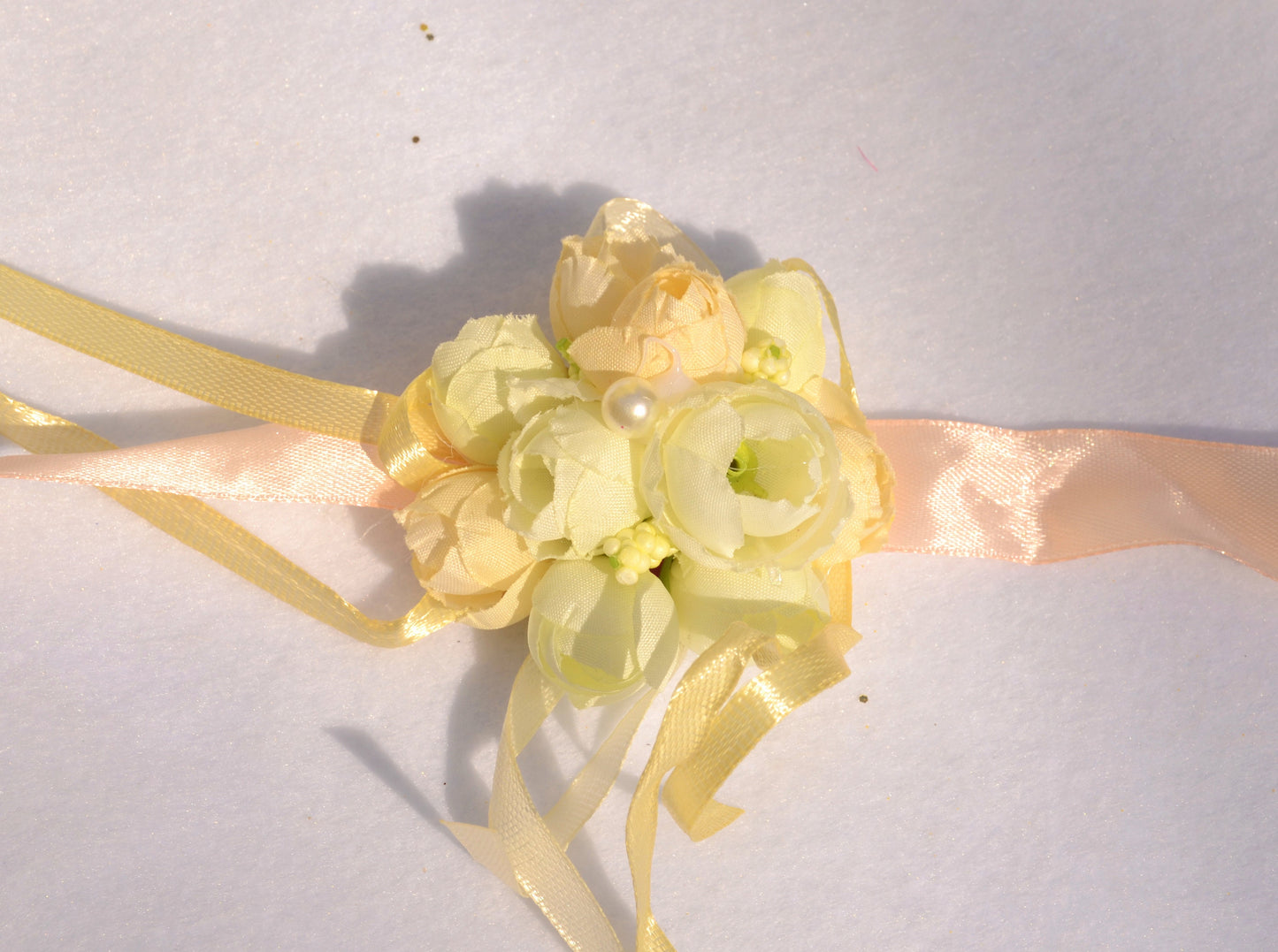 Wrist Flower corsage,Bride Corsage,Bridesmaid Corsage,wedding corsage,corsage,wedding accessories,flower corsage,bridesmaid bracelet